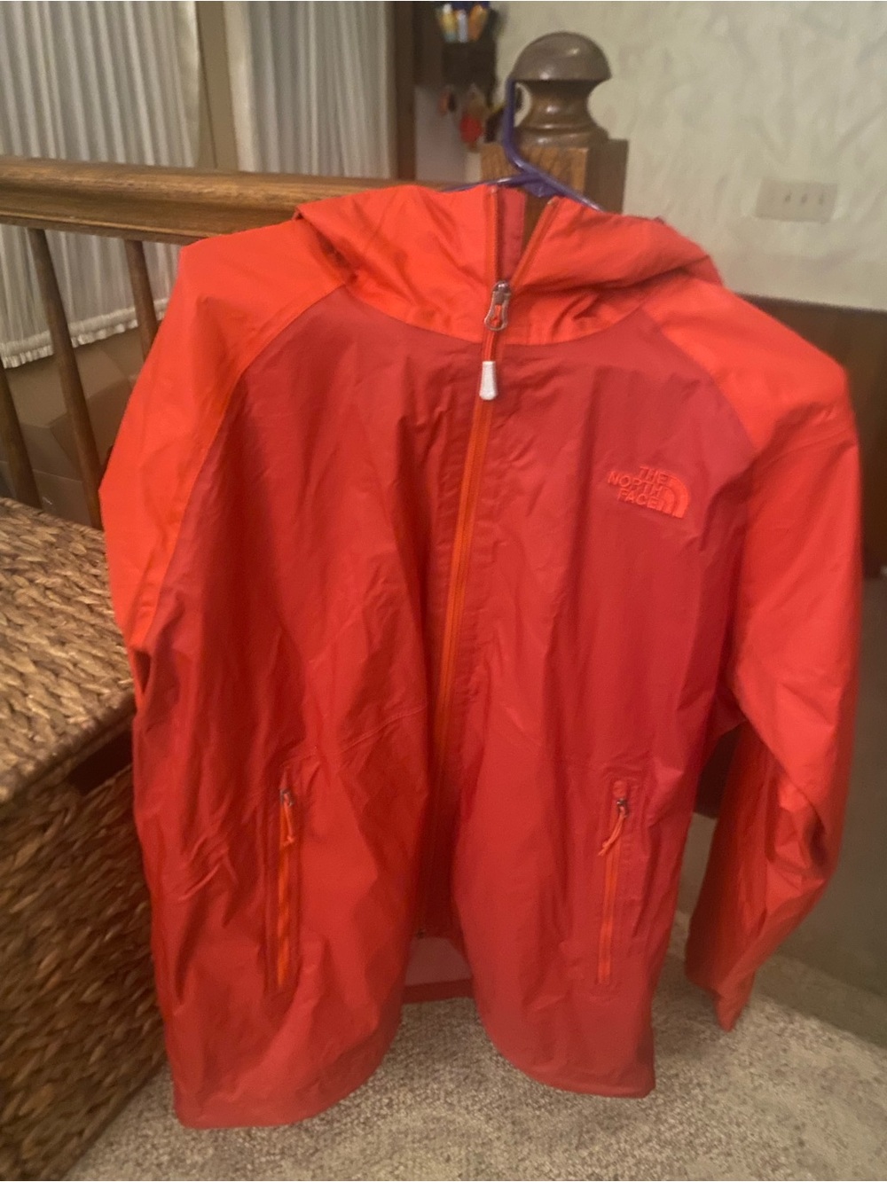 The North Face men’s XL Red Packable Windbreaker Jacket
